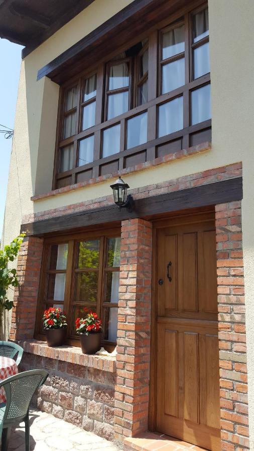 El Collau Villa ยาเนส ภายนอก รูปภาพ